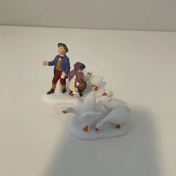 Department 56 Six Geese A-Laying Twelve Days of Christmas Dickens Village - Picture 2 of 9